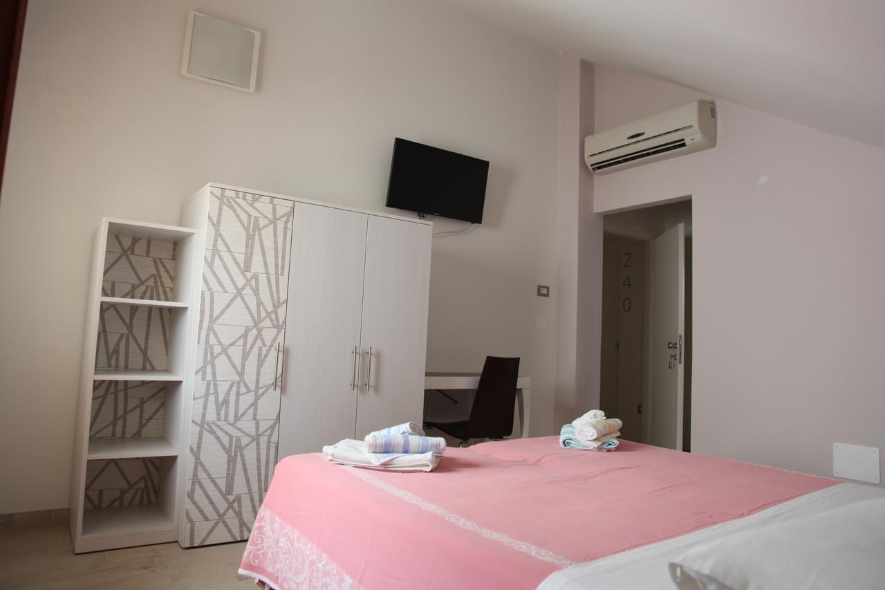 Hotel Silver Rimini Exterior photo